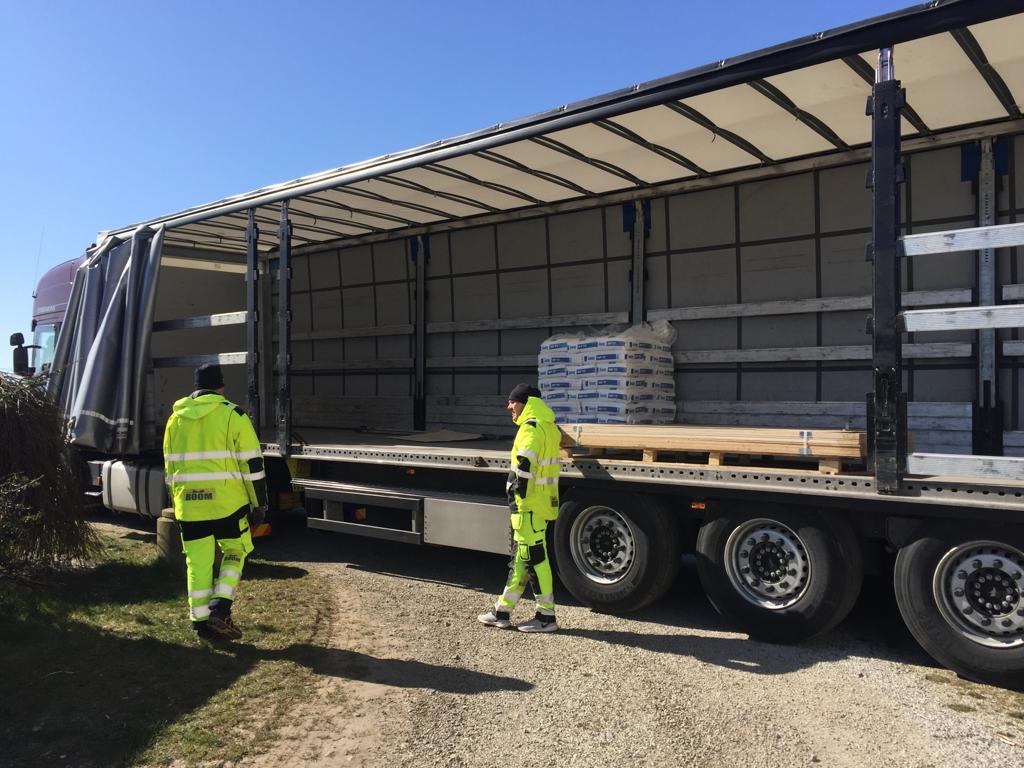 9a16548f-47fc-4dfe-8dcb-67548500aeca